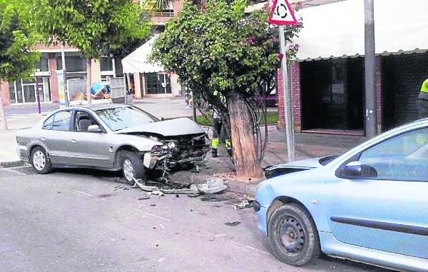 Xoca amb un semàfor i quatre cotxes a Cappont i sextuplica la taxa d'alcohol