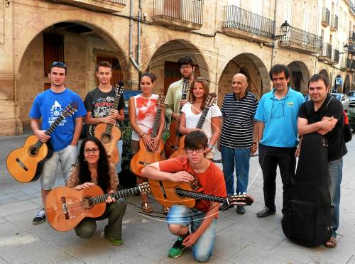 Curs internacional de guitarra Emili Pujol a les Borges Blanques amb 15 alumnes
