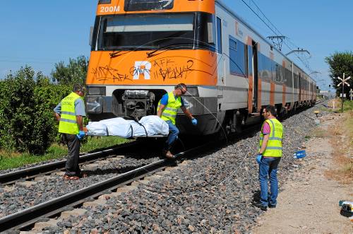 Una dona mor atropellada per un tren en un pas a nivell a Golmés