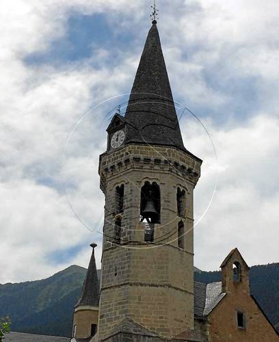 Vielha conclou la restauració del campanar
