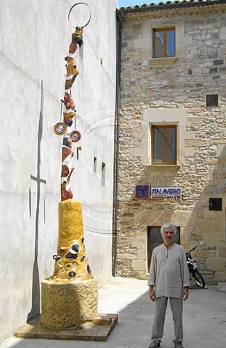 Cal Talaveró recorda el seu impulsor amb una escultura