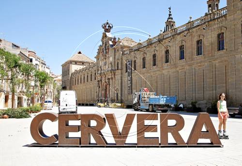 La plaça de la Universitat de Cervera obrirà al trànsit la setmana que ve