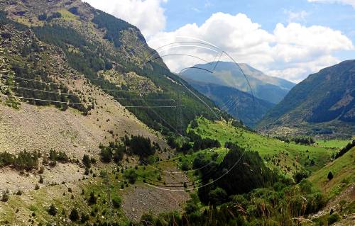 Capdella paralitza treballs de Red Eléctrica en una línia de molt alta tensió de la Vall Fosca