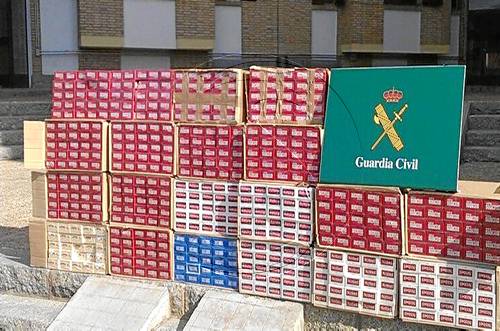 Tres detinguts per contraban i intentar atropellar guàrdies civils