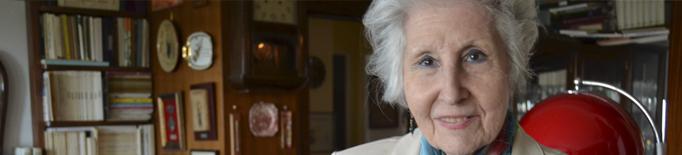 Rosa Fabregat: “Em faig sortir cigonya als meus poemes”