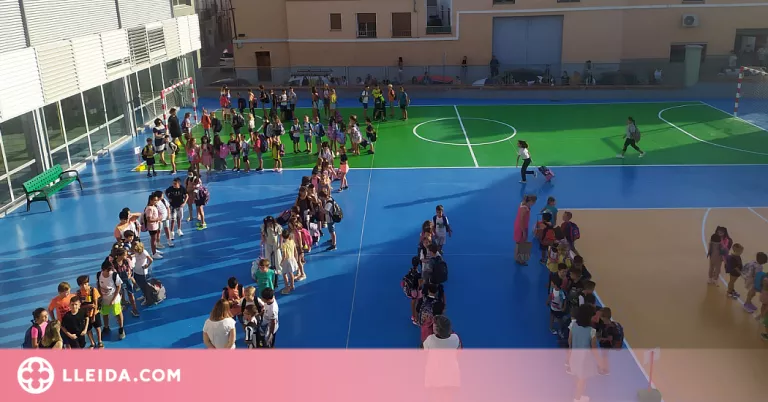 Els infants de l'Escola de Golmés, desatesos al menjador