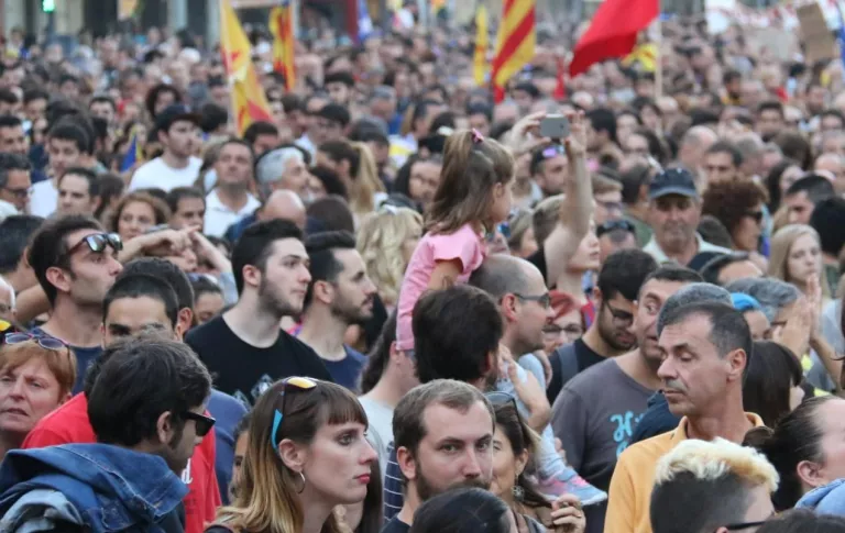 Mare, avui ens hem de manifestar per 'algo'?