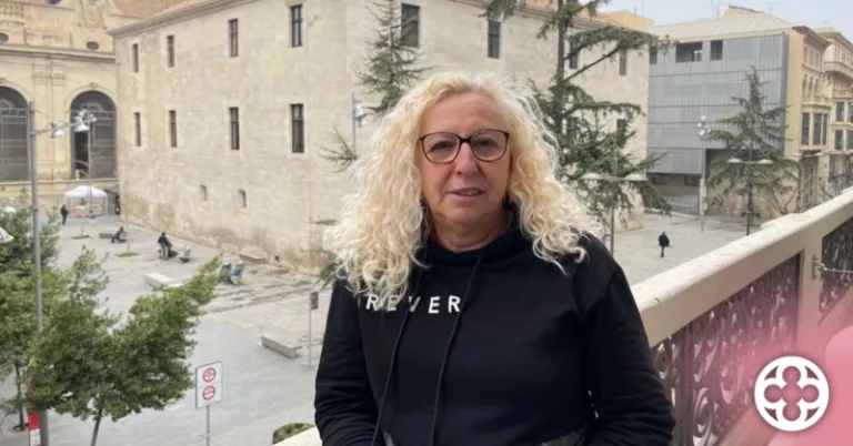 Dolors Abril: "Enfront la realitat, lluita feminista"