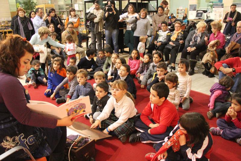 Una sessió de contacontes a la Biblioteca Pública / SEGRE