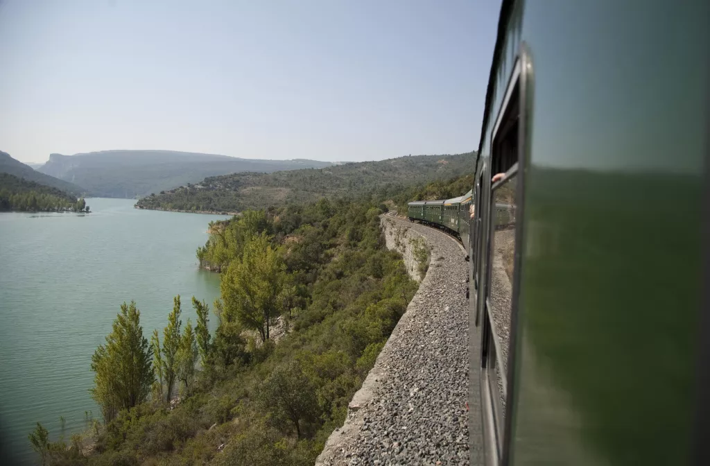 Tren dels Llacs