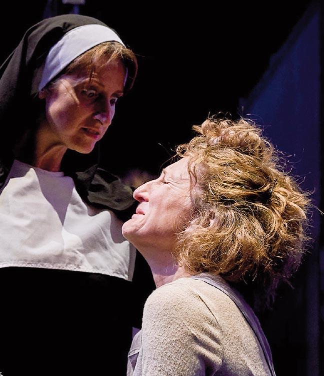 Preses - Cia Ella i Teatre Kaddish