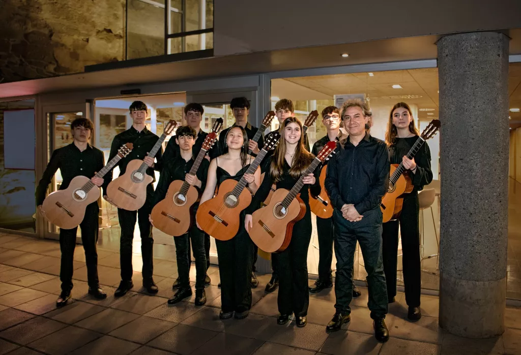 Concert-intercanvi amb més de 30 guitarristes de l'Orfeó Lleidatà