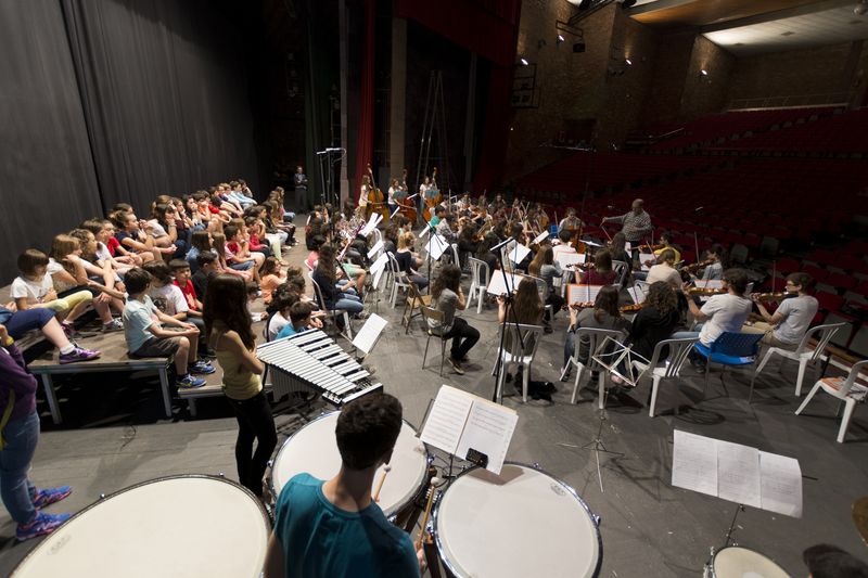 Un assaig de l'Orquestra Clàssica d'Oliva / MARC CASTELLÀ