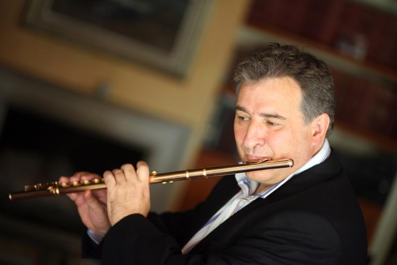 El flautista Claudi Arimany, al concert de presentació a Lleida. Imatge d'arxiu. / SEGRE