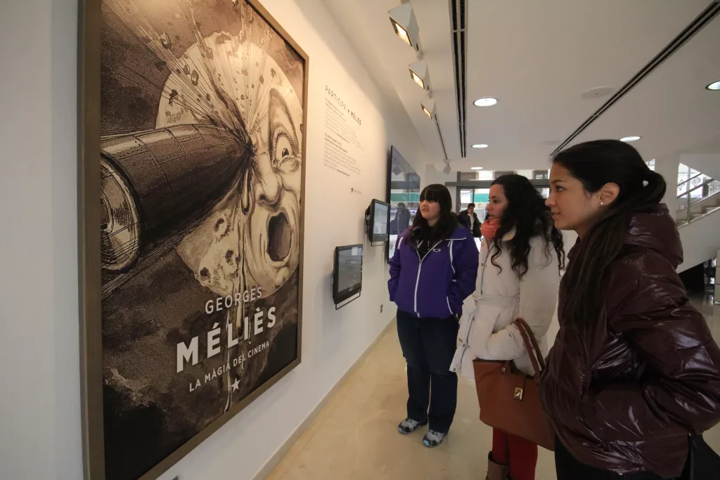 Un dels cartells que es poden veure a la mostra / SEGRE