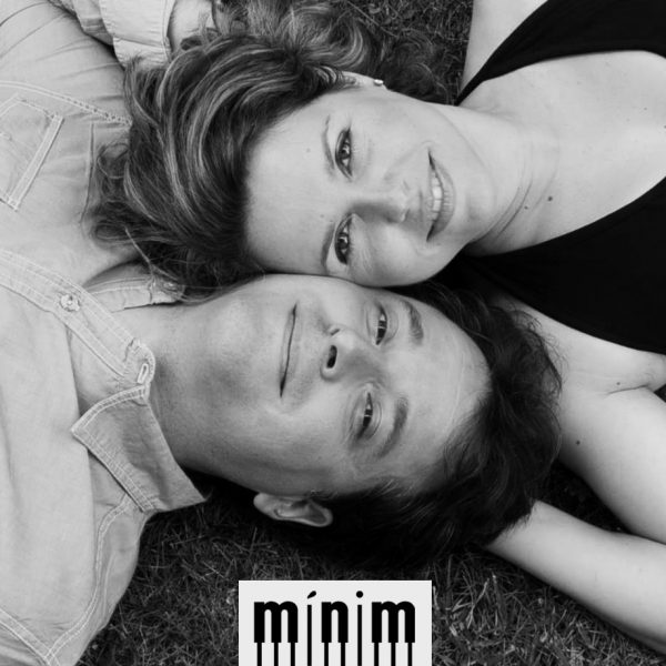 Mínim: 'La lluna en un cove'