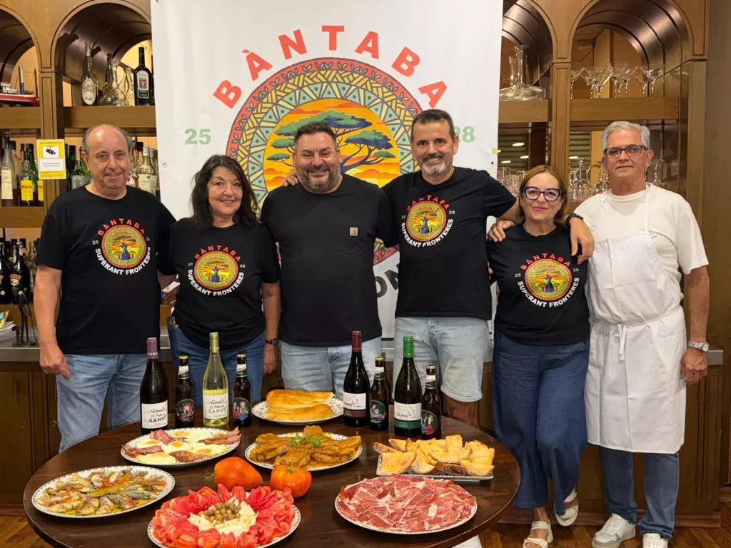 Esmorzar solidari de Superant Fronteres