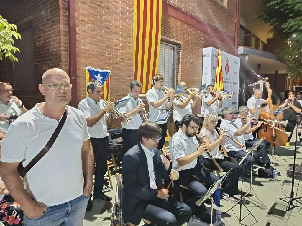 Sardanes a la fresca a Corbins