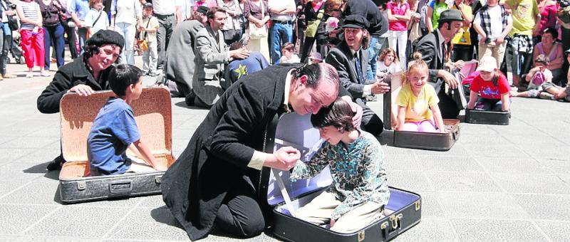 Assaig obert de l'espectacle 'Fugit'