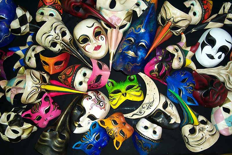 Taller infantil: vine a fer la teva màscara de Carnestoltes