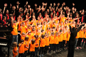 Coral Infantil Mestre Güell i Coral de l'Escola de Música de Vidreres