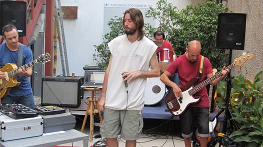 Un moment del concert a Nau ivanow