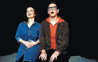 Marta Pampalona i Gerard Jiménez, exalumnes de l’Aula, formen la nova companyia Absolut Teatre.