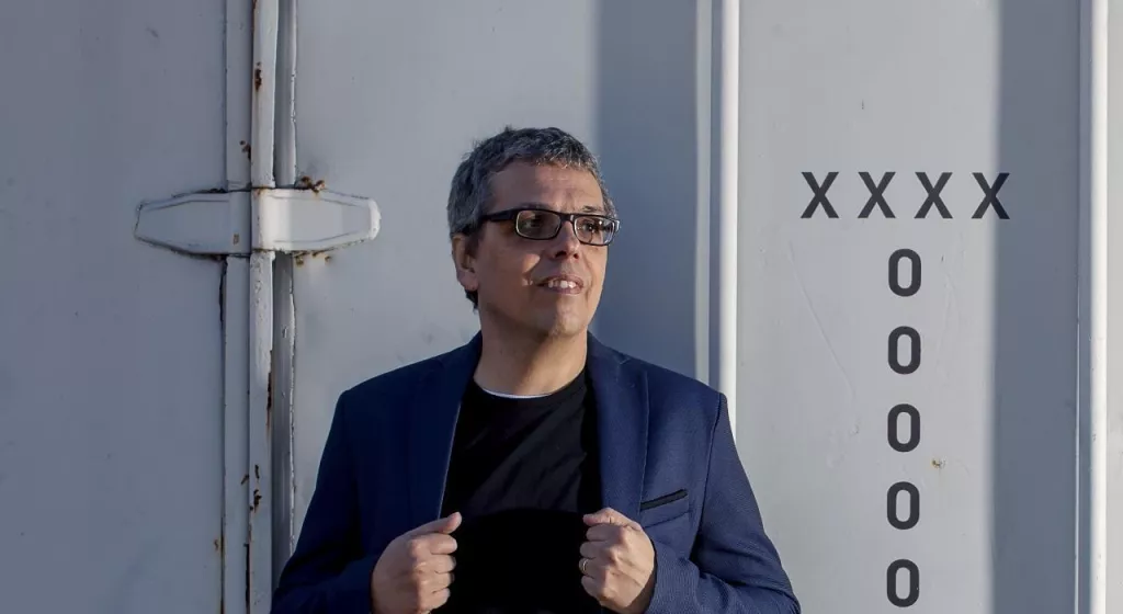 'Arde y vuela' de Pedro Guerra
