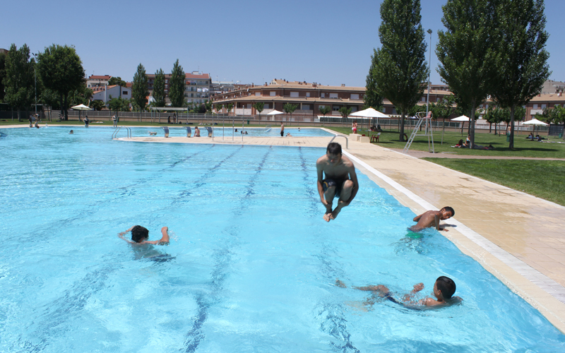 Piscina Municipal de Tàrrega / lleidaalminut.com