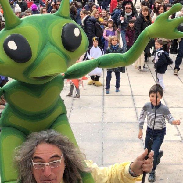 Que peti la plaça!