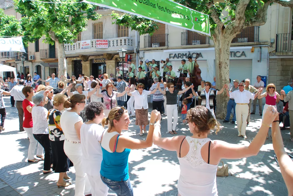 Una ballada de sardanes a Mollerussa / SEGRE