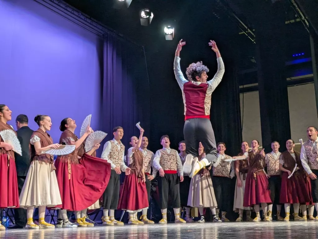 Espectacle “Som orígens” - l’Esbart Som Riu d’Or