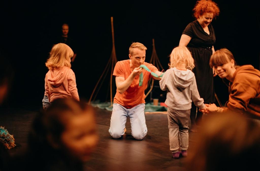 Taller 'Learn a song in sign language' Festival el més petit de tots