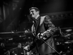 Level 42 + Tony Hadley (Spandau Ballet)