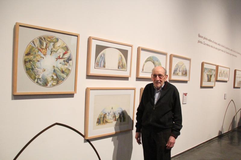 Víctor P. Pallarés al costat de les seues obres al Museu de Lleida / SEGRE