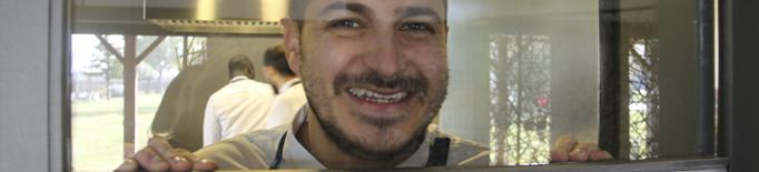 Joel Castanyé: "La cuina de casa corre perill; s'aprèn abans a esferificar que a fer un bon brou"