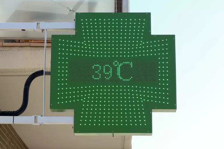 El Meteocat emet el primer avís per calor de l’any amb màximes de fins a 40 graus a Ponent