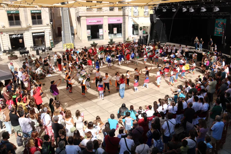 Lleida commemora 325 anys de ball de bastons amb una trobada infantil durant les Festes de Tardor