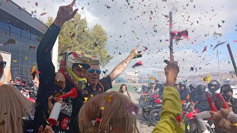 Rua a Bellpuig per celebrar el títol nacional del pilot Adrià Monné