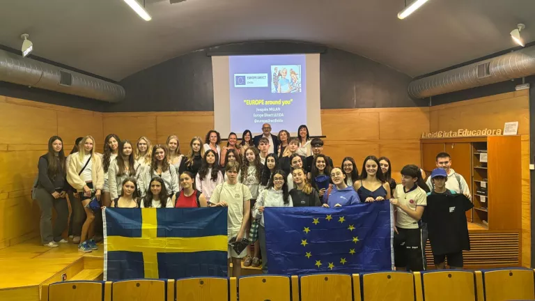 Alumnat suec participa en una estada educativa a l’Institut Almatà de Balaguer