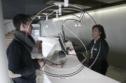 El Condes reobre portes