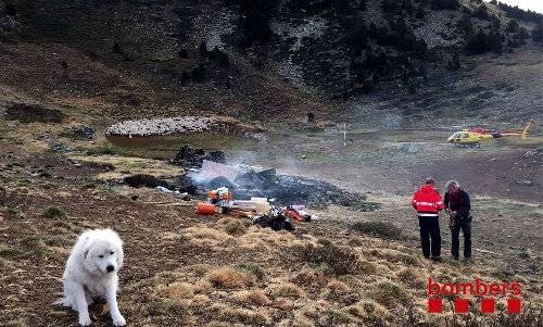 Un pastor passa la nit al ras al cremar la cabana