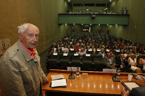 La gent gran també torna a l’escola