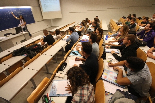 La majoria dels títols universitaris continuaran sent de quatre anys