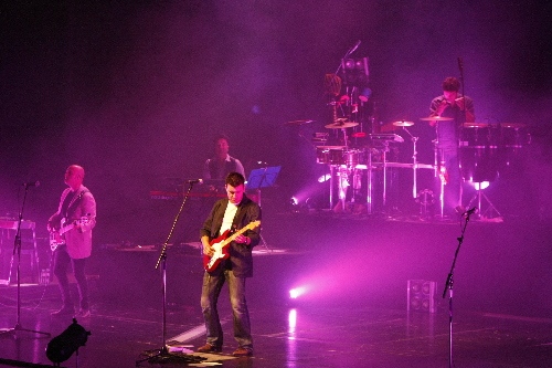 Els mítics Dire Straits ‘reviuen’ al Teatre de la Llotja de Lleida