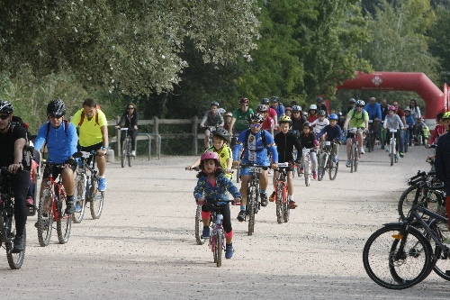 Prop de 500 persones a la Pedalada de la Mitjana