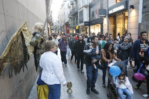 Estàtues humanes a l’Eix