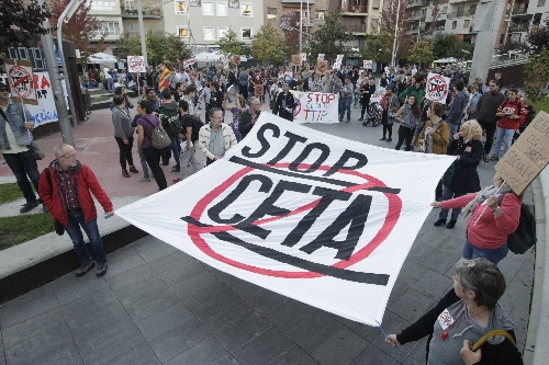 Protesta a Lleida contra el tractat amb el Canadà