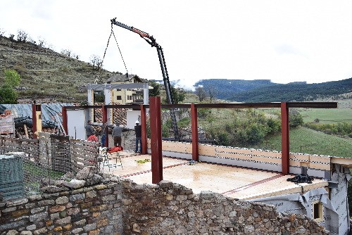 Promouen a Taús una casa rural que farà més energia de la que consumirà
