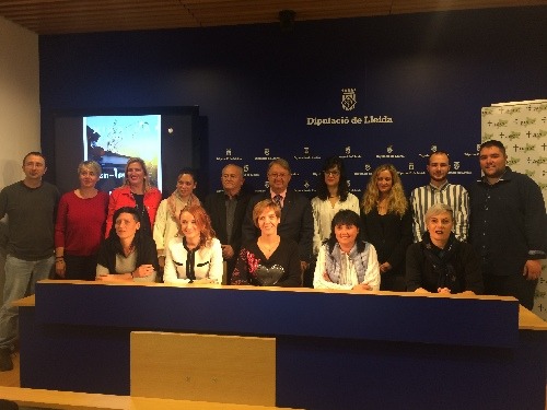 Calendari de veïnes d’Alcarràs contra el càncer infantil
